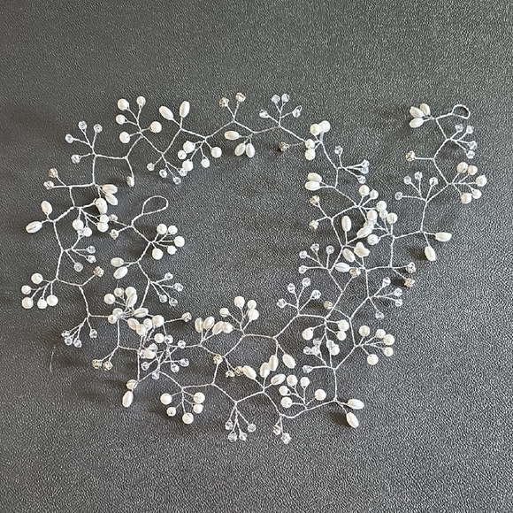 Elegant Silver Hair Accessories Set - Picture 3 of 5